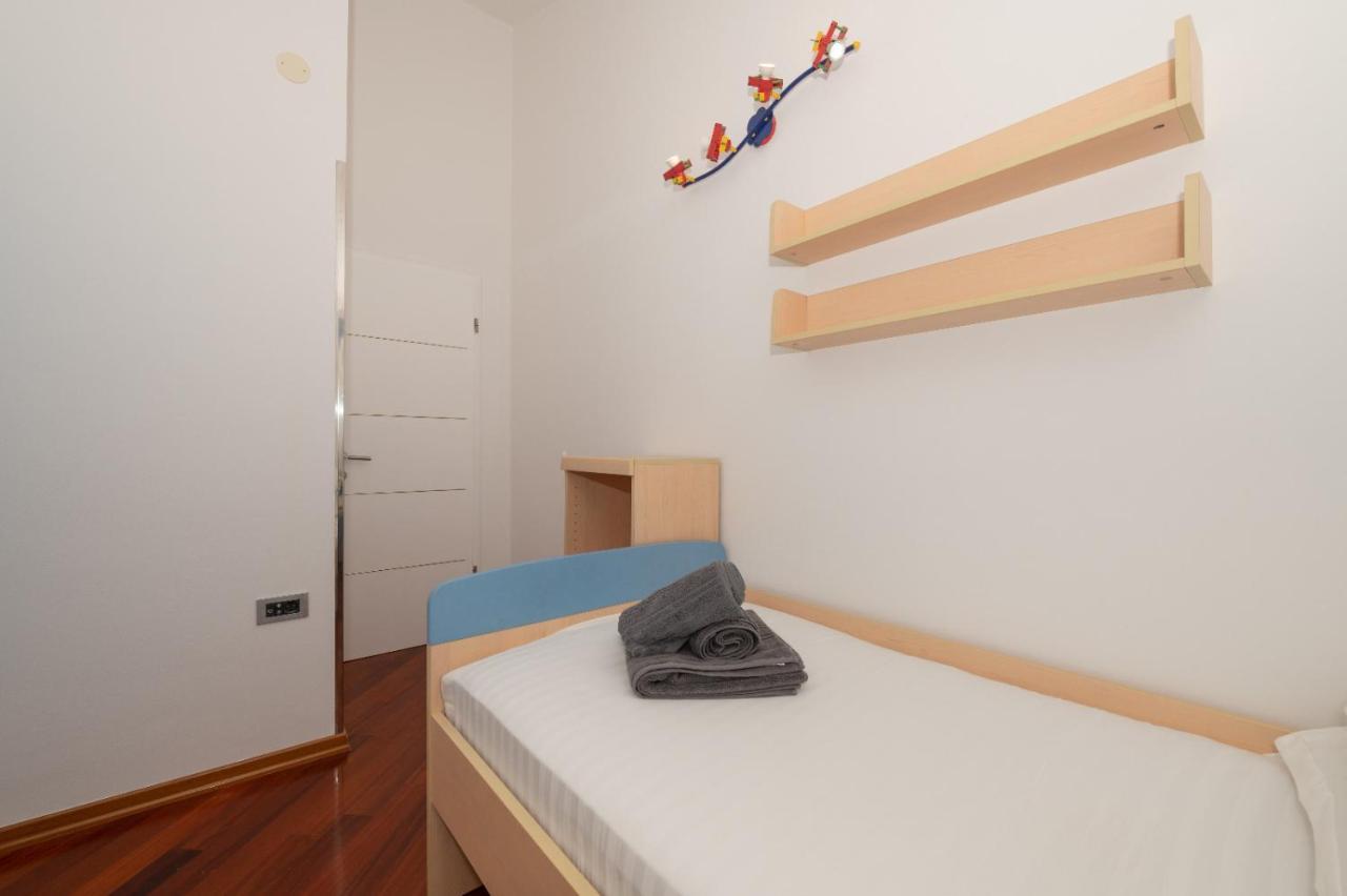 Apartments Luka Toni Krvavica Zewnętrze zdjęcie
