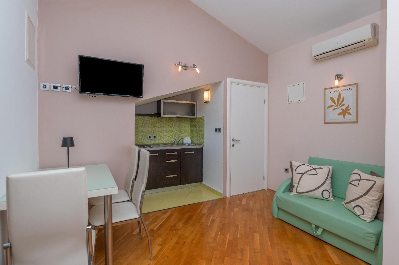 Apartments Luka Toni Krvavica Zewnętrze zdjęcie